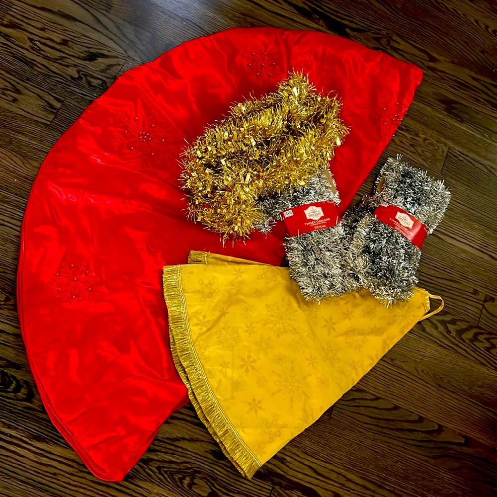 Skirts and tinsel garland! NEW